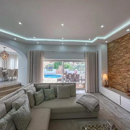 Luxury Heated Pool, Walk To Sao Rafael Beach,