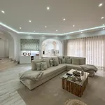 Вілла Luxury Heated Pool, Walk To Sao Rafael Beach,