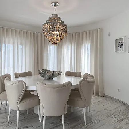 Villa Luxury Heated Pool, Walk To Sao Rafael Beach, *