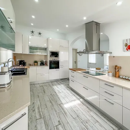 Luxury Heated Pool, Walk To Sao Rafael Beach, Villa *