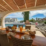빌라 Luxury Heated Pool, Walk To Sao Rafael Beach, 알부페이라