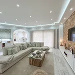 Luxury Heated Pool, Walk To Sao Rafael Beach, 빌라 알부페이라